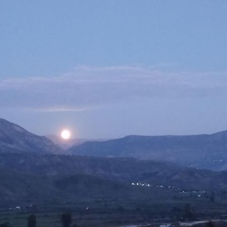 Rondo Guesthouse Gjirokastër 외부 사진