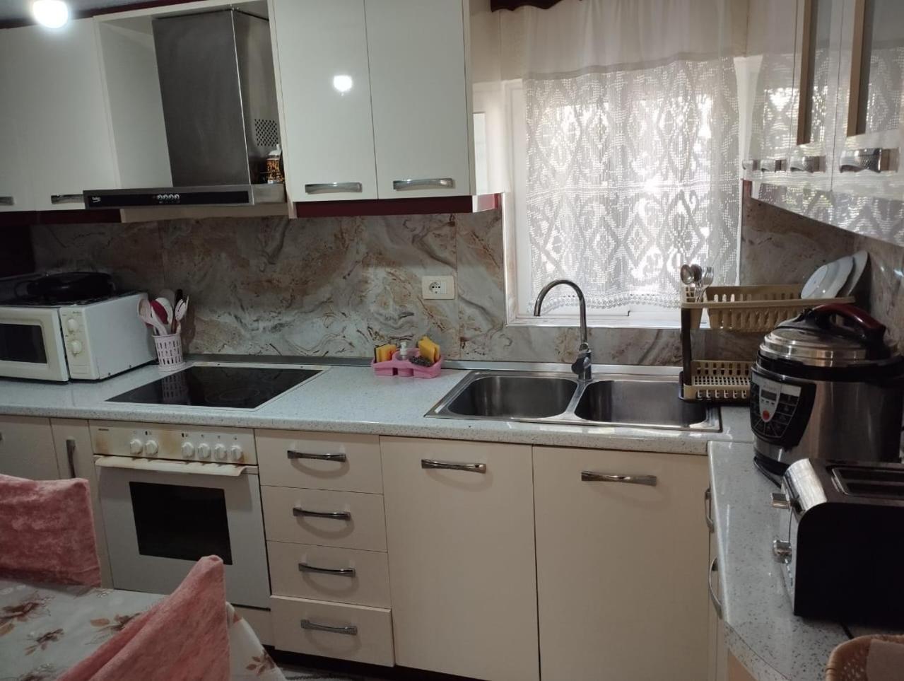 Rondo Guesthouse Gjirokastër 외부 사진