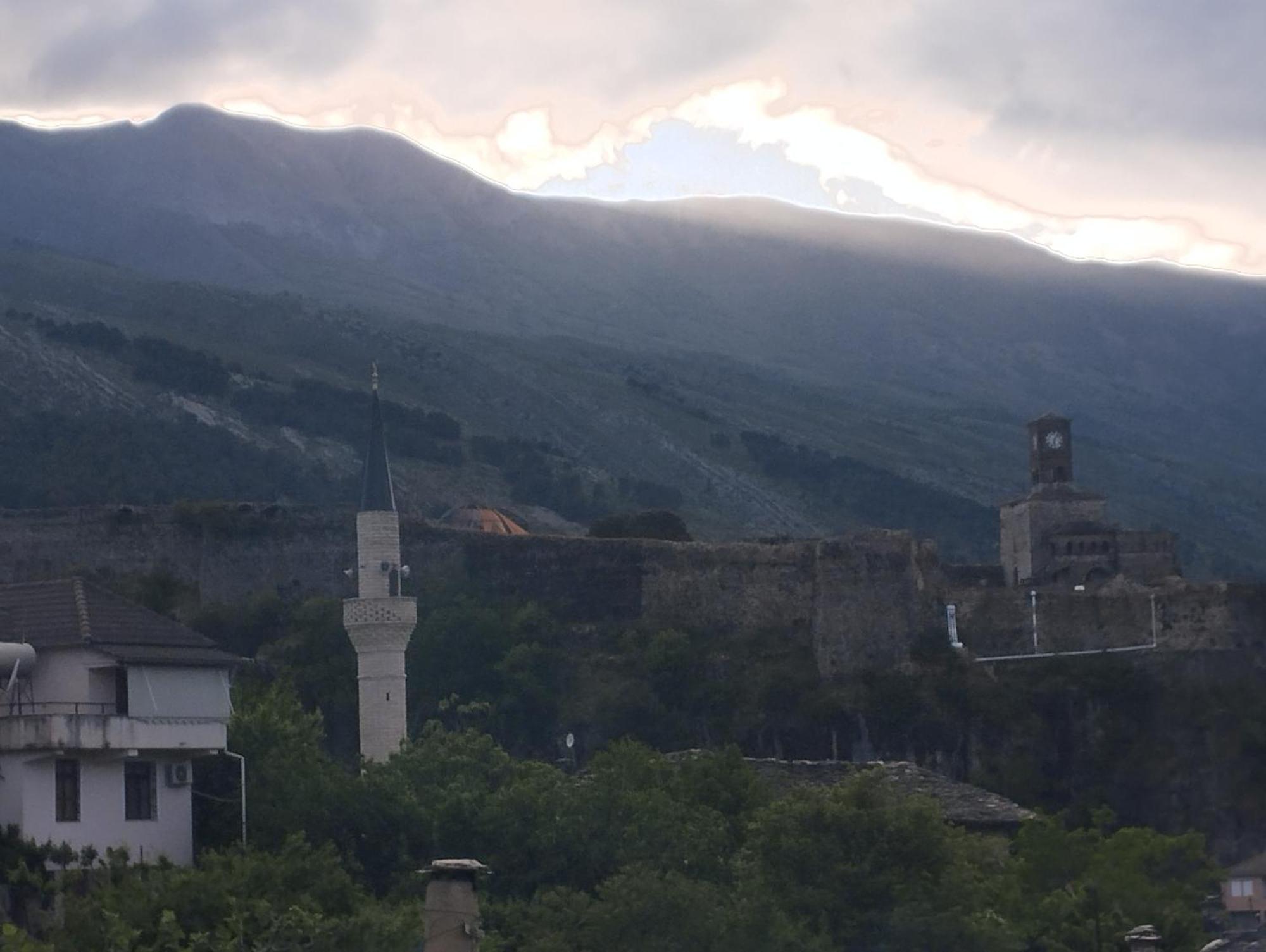 Rondo Guesthouse Gjirokastër 외부 사진