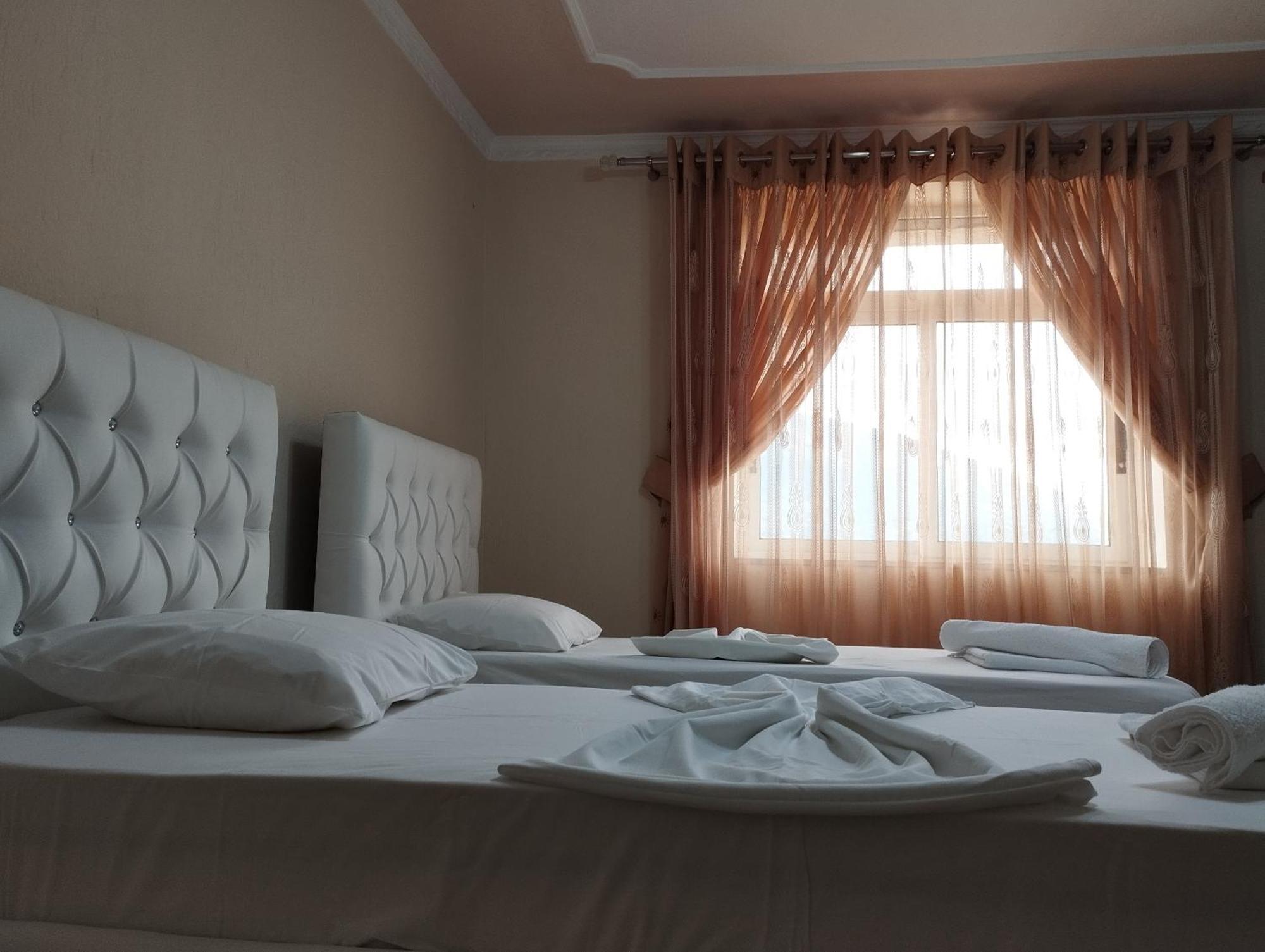 Rondo Guesthouse Gjirokastër 외부 사진