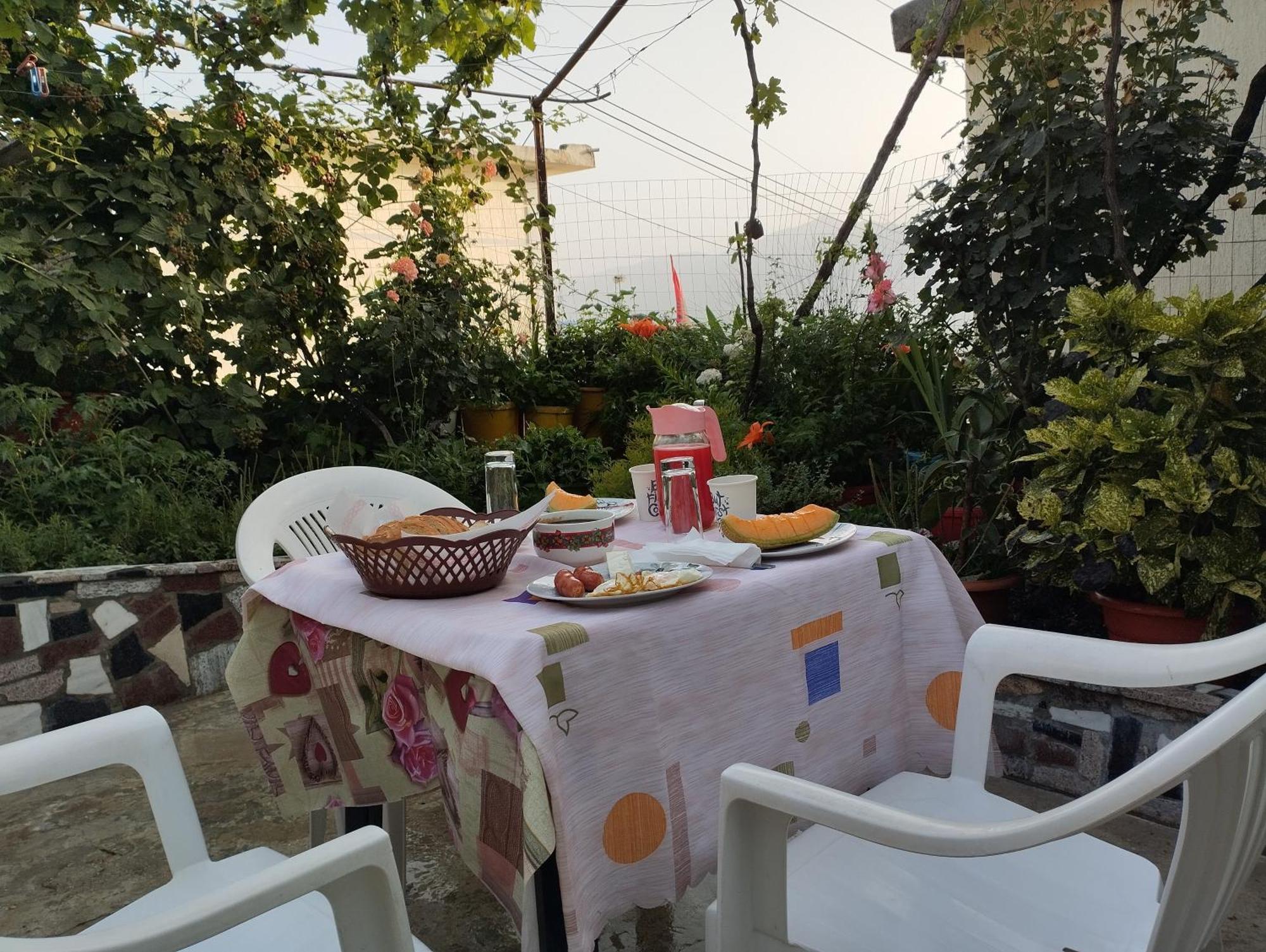 Rondo Guesthouse Gjirokastër 외부 사진