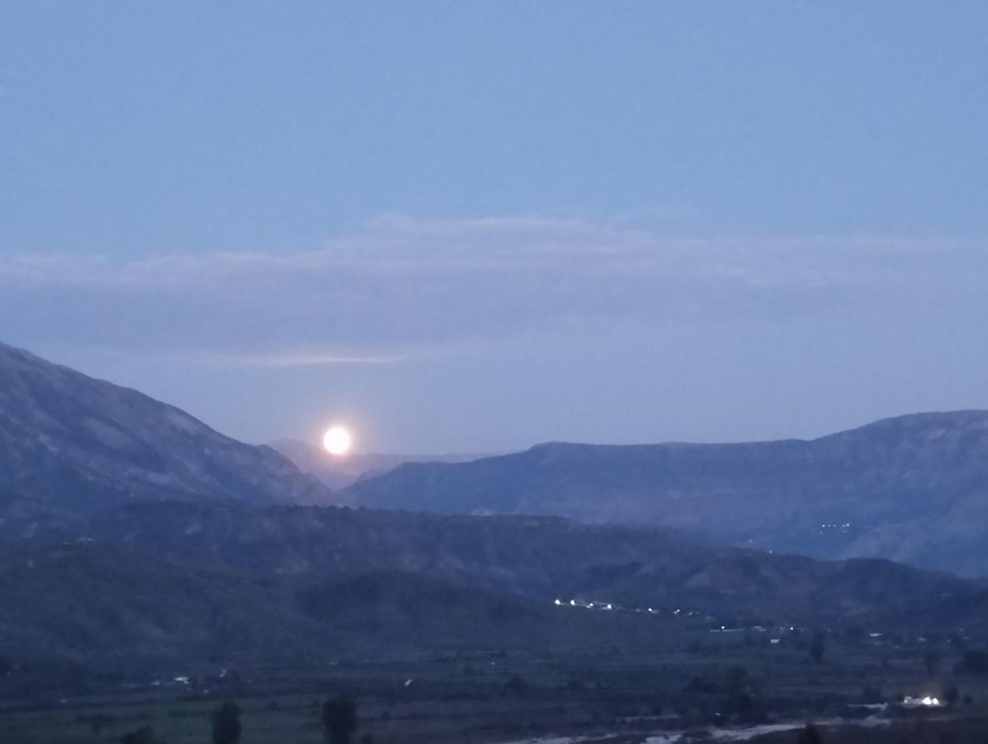 Rondo Guesthouse Gjirokastër 외부 사진