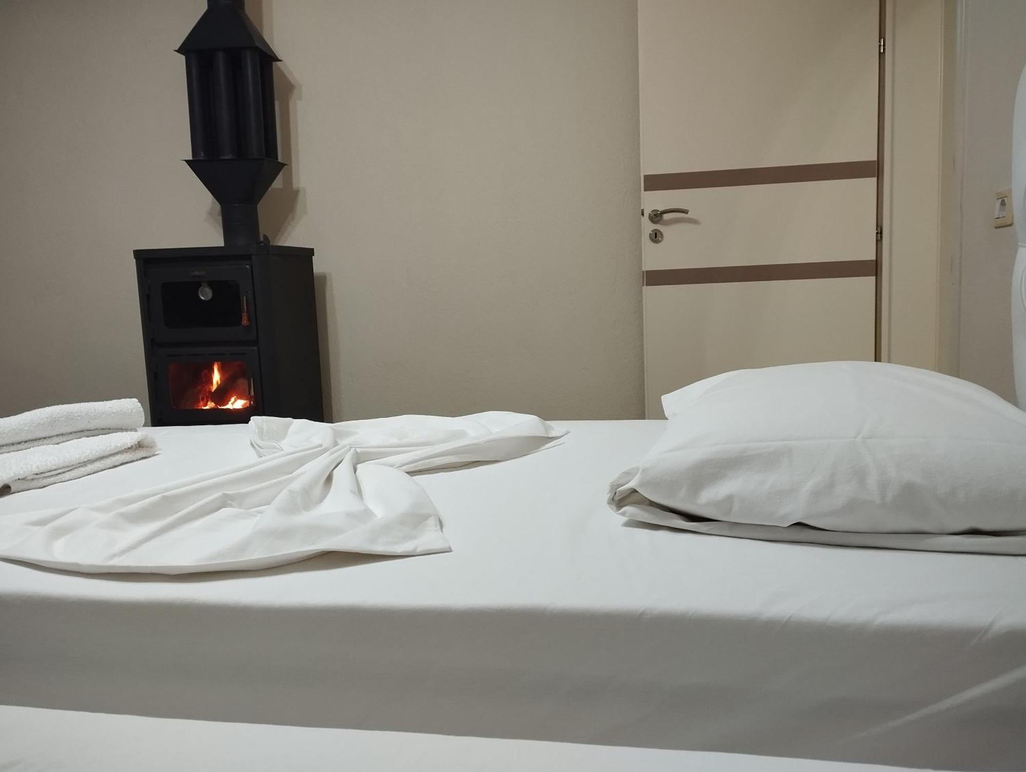 Rondo Guesthouse Gjirokastër 외부 사진
